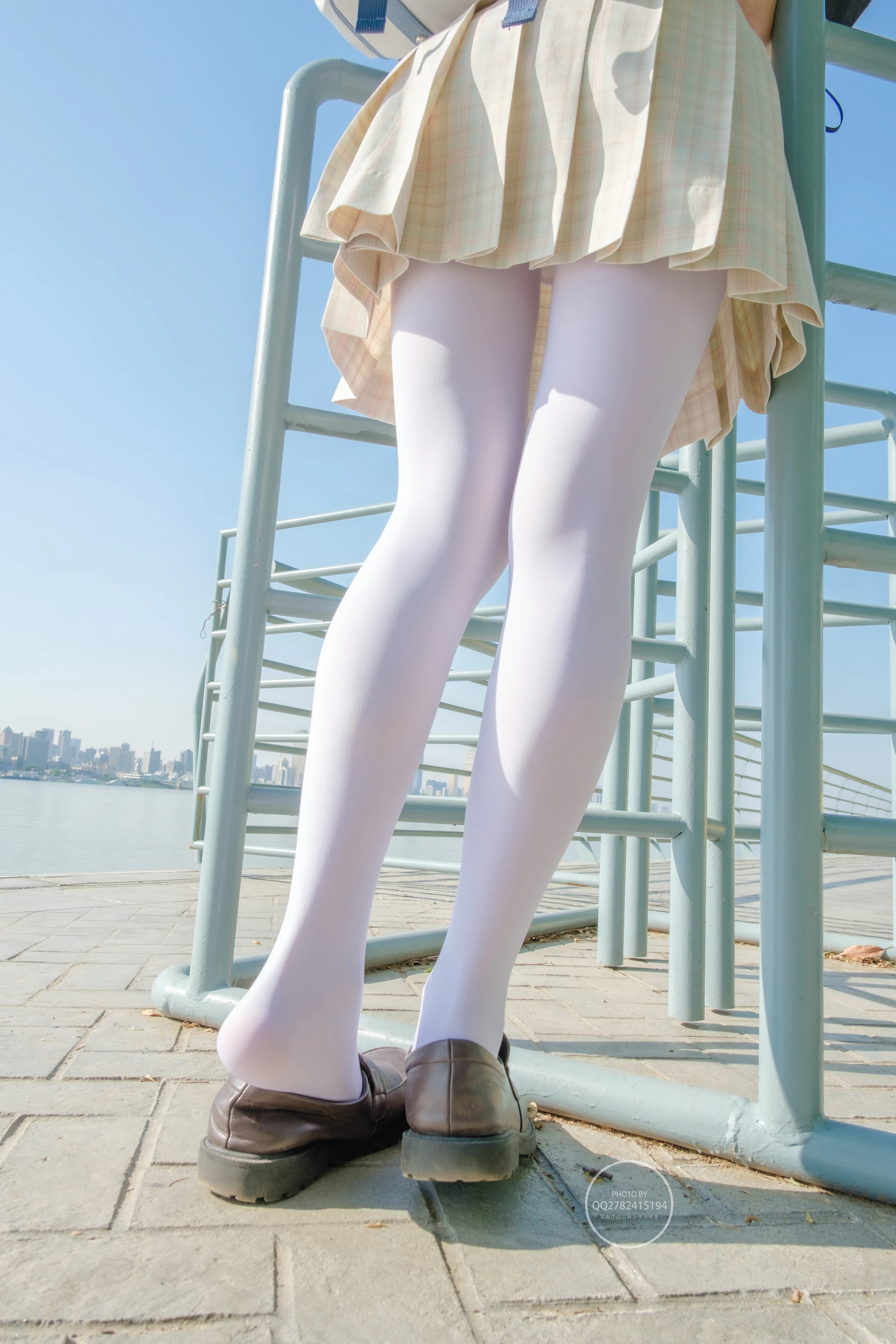 森萝财团 有料 NO.040 海边JK制服白丝 [95P]插图4
